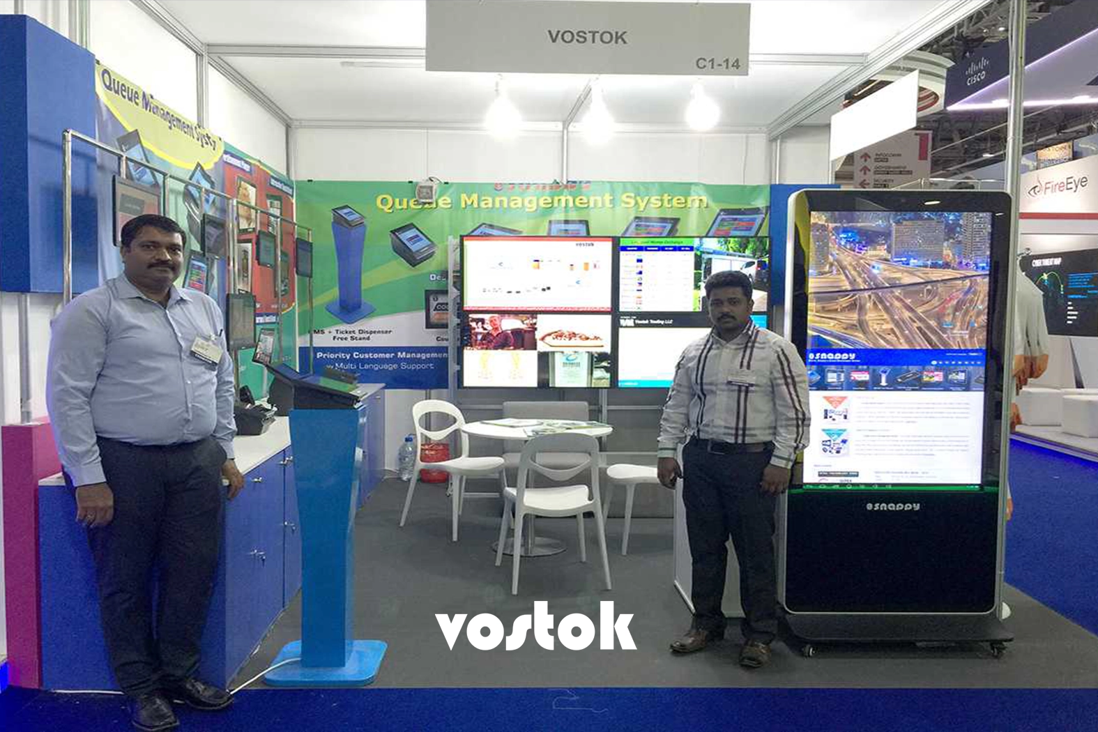Visitors exploring Snappy’s technology at GITEX 2015